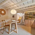 Apple Tree House Chalet