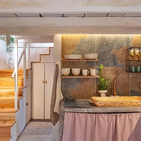 Apple Tree House Шале