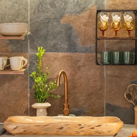 Apple Tree House Chalet