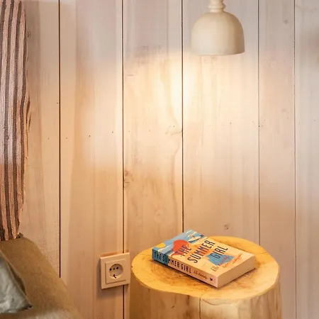 Chalet Apple Tree House