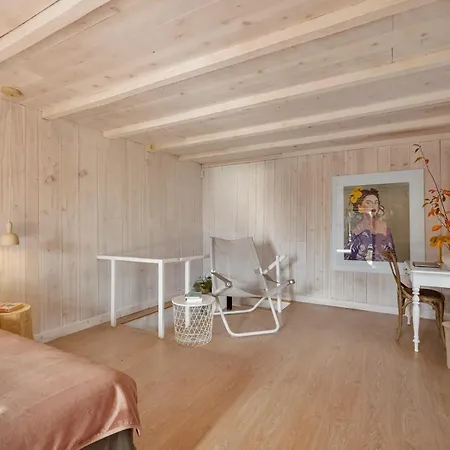 Apple Tree House Chalet