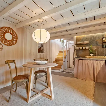 Apple Tree House シャレー