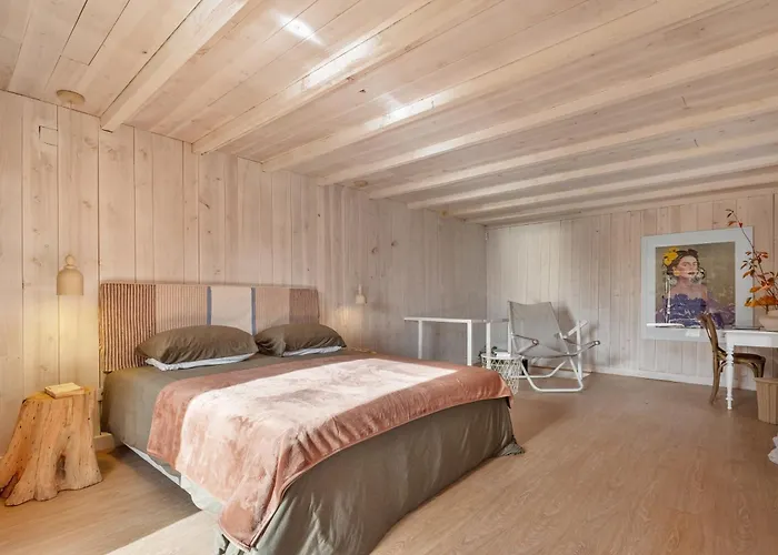 Apple Tree House Chalet