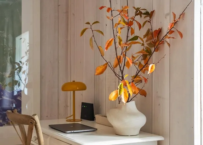 Chalet Apple Tree House