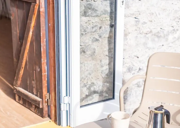 Alpstuga Apple Tree House